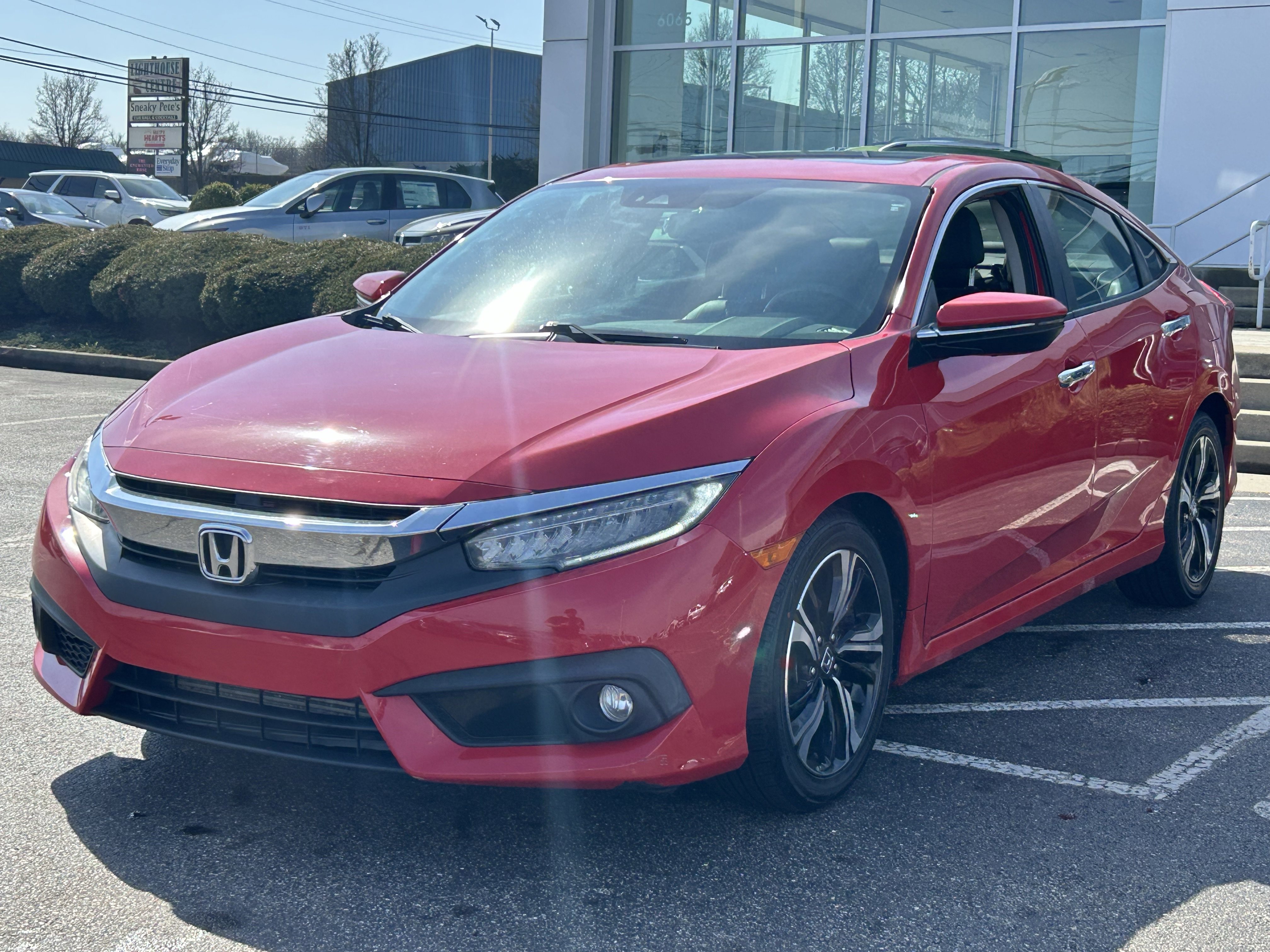 Used 2017 Honda Civic Touring image 3