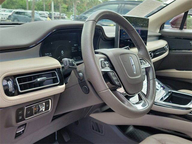 Certified 2023 Lincoln Nautilus FWD w/ Premium Package image 5