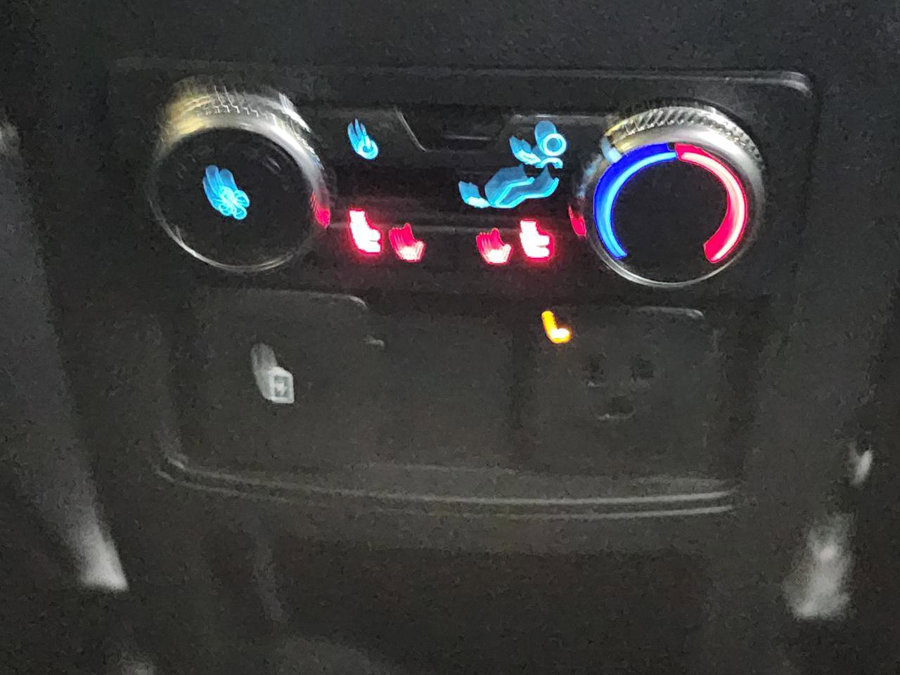 Used 2020 Ford Explorer ST w/ Premium Technology Package image 36