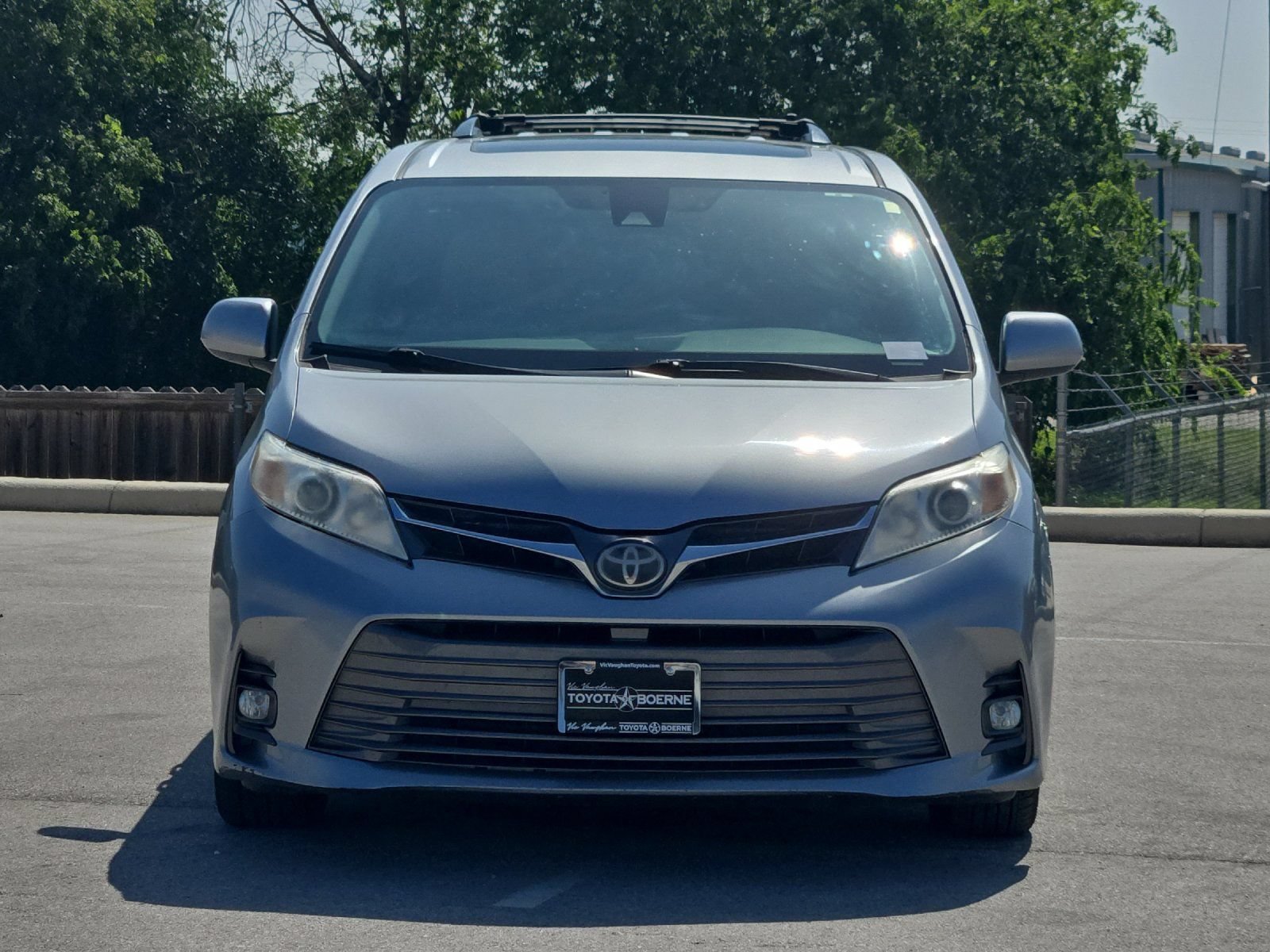 Used 2018 Toyota Sienna XLE FWD image 8