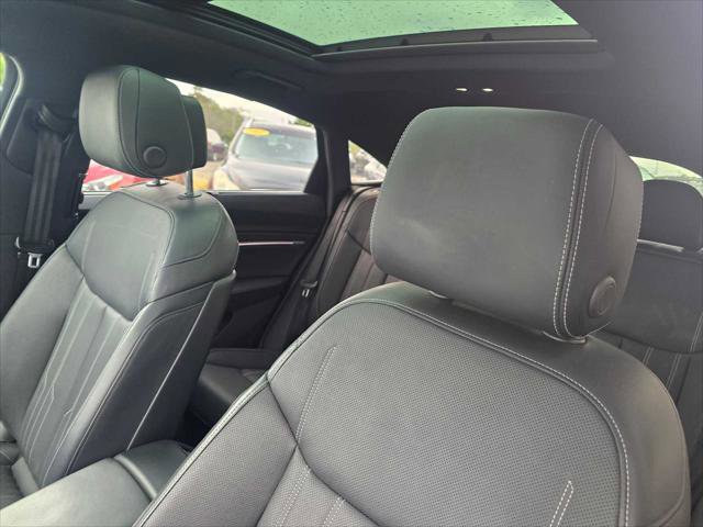 Used 2024 Audi Q8 e-tron Prestige w/ Prestige Package image 28