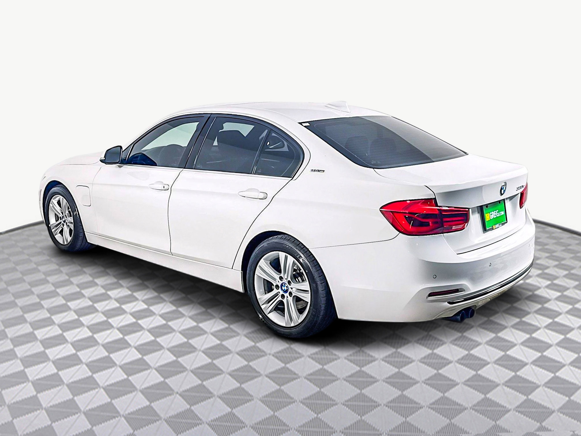 Used 2017 BMW 330e image 7