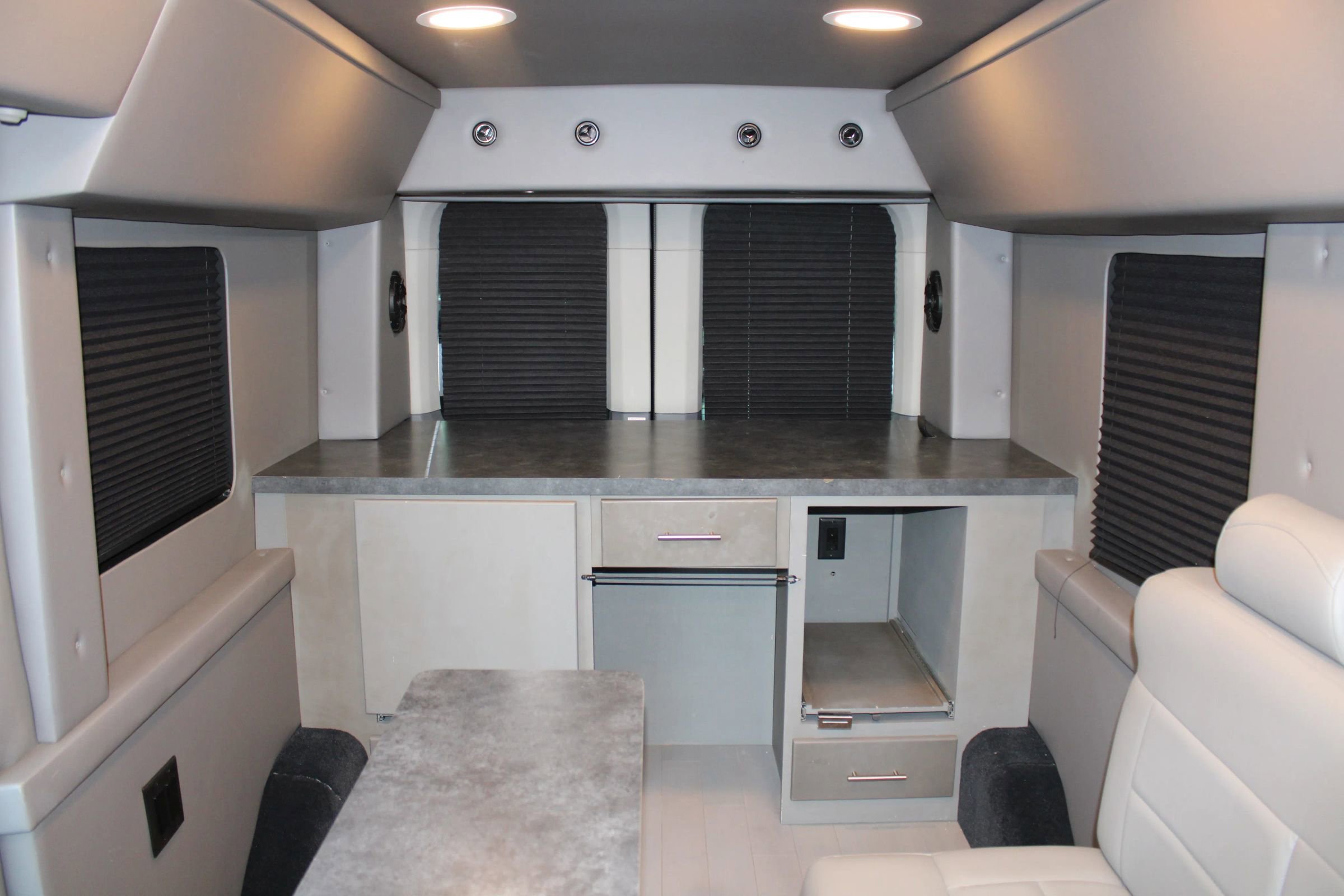 Used 2019 Ford Transit 350 XLT image 23