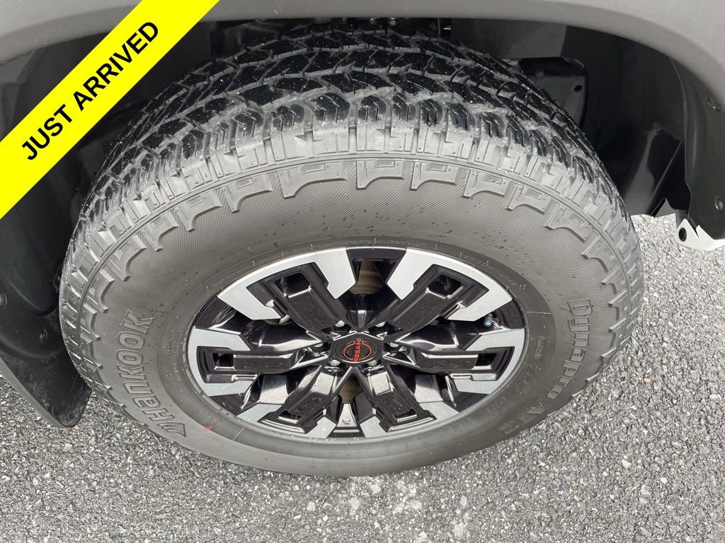 Used 2024 Nissan Frontier PRO-4X w/ Technology Package image 11