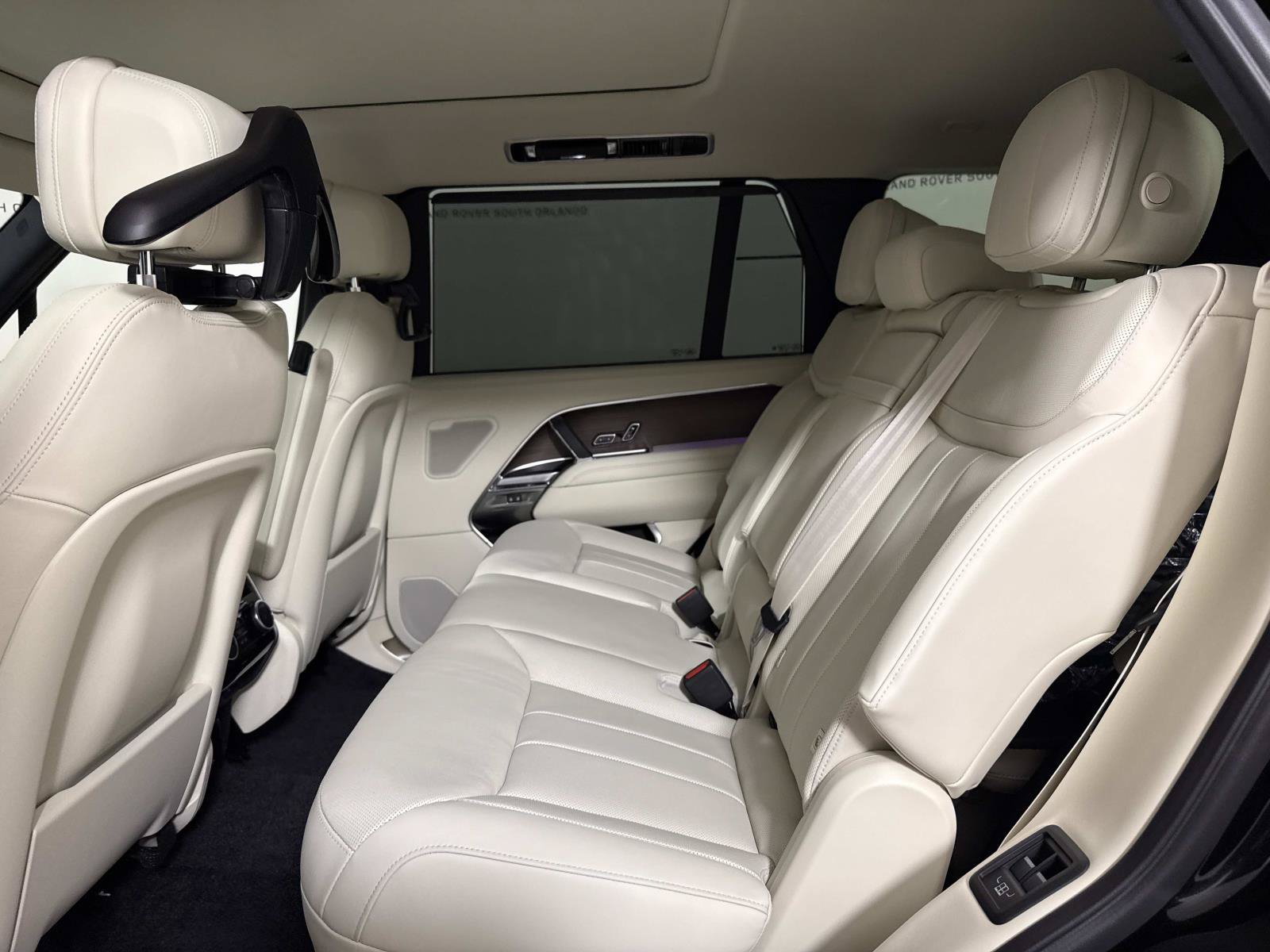 New 2027 Land Rover Range Rover Long Wheelbase SE AWD/4WD image 13