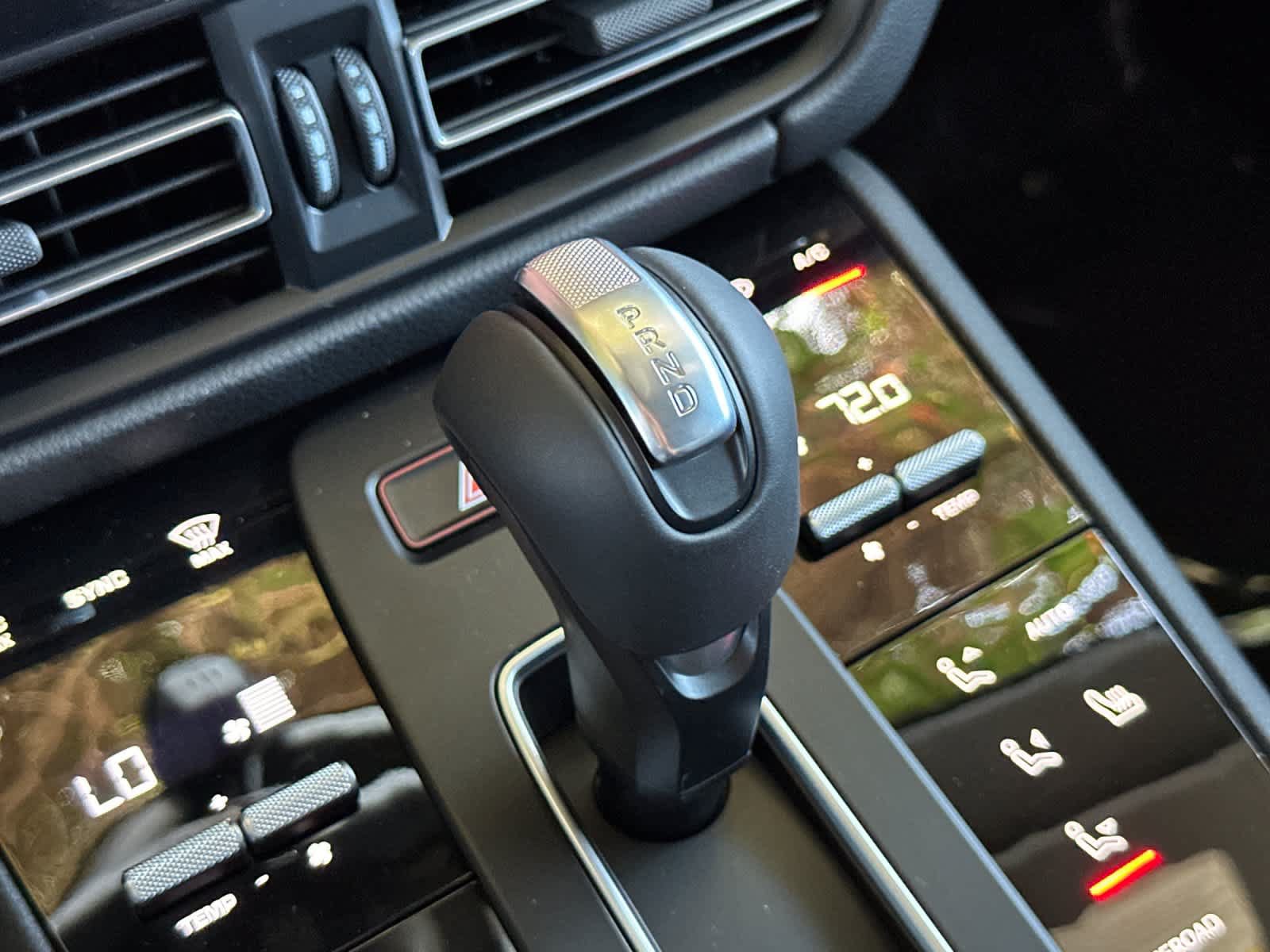 New 2026 Porsche Macan AWD/4WD image 25
