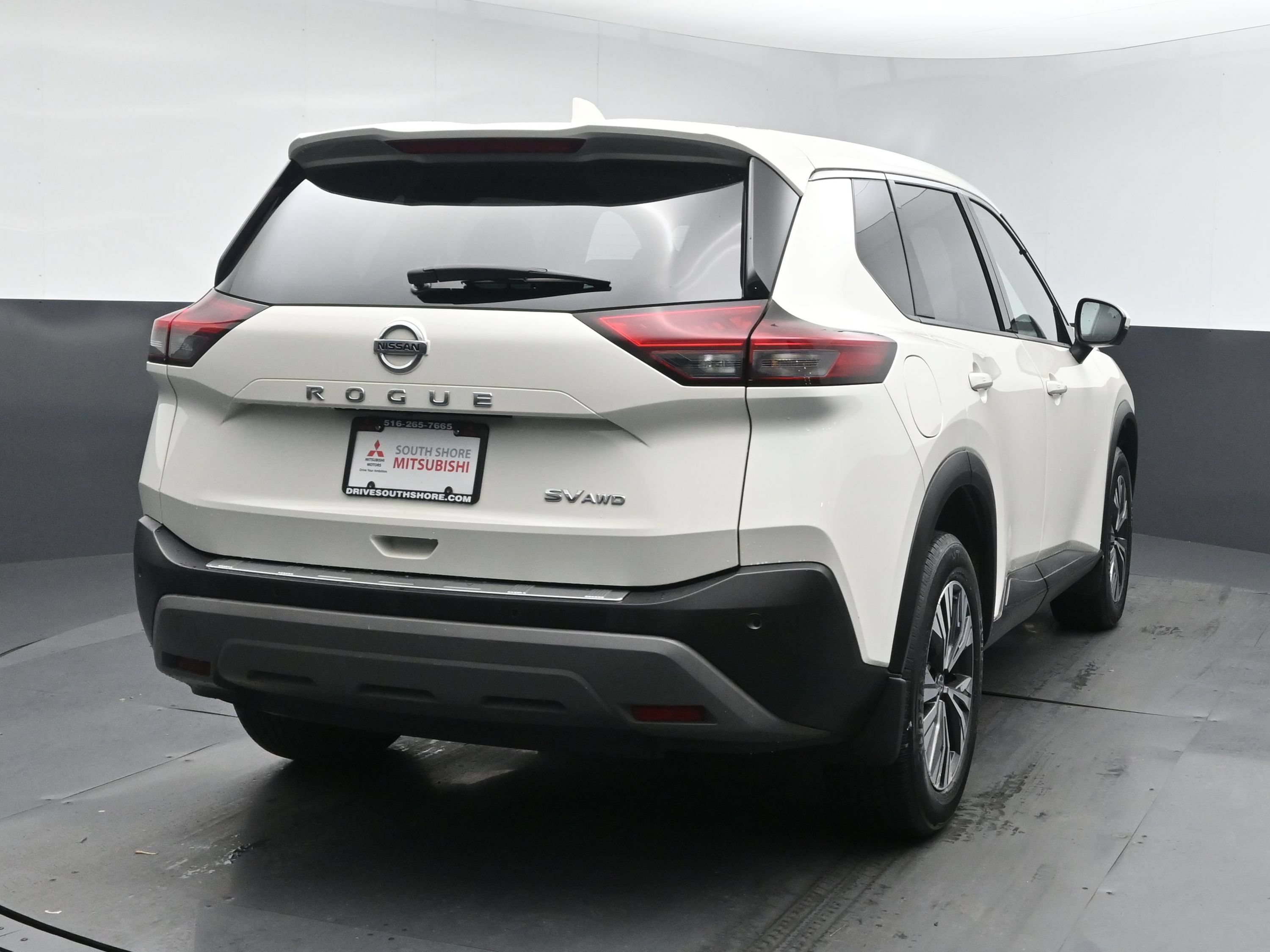 Used 2021 Nissan Rogue SV AWD/4WD image 17