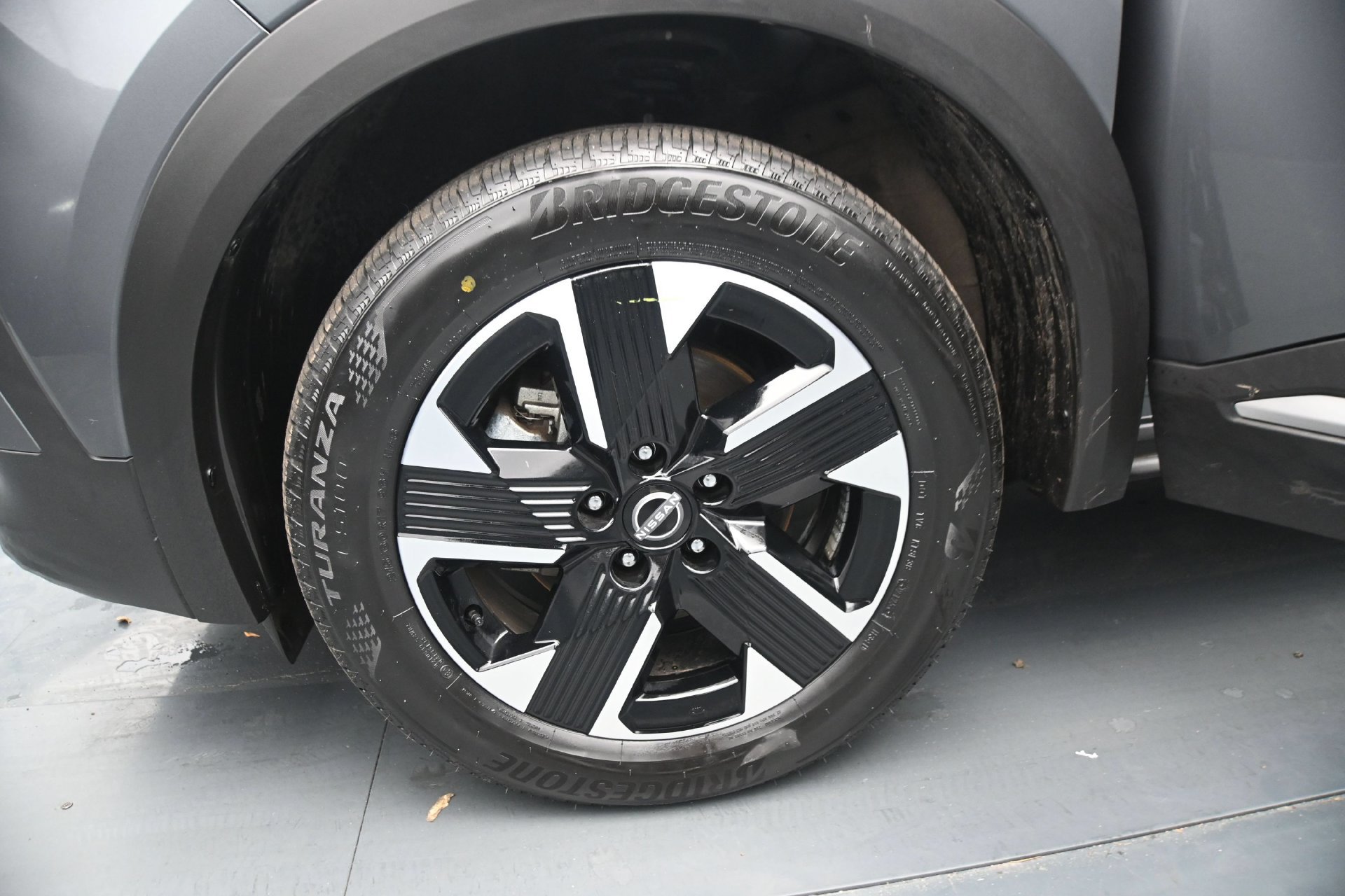 Used 2025 Nissan Kicks SV w/ SV Premium Package AWD/4WD image 25