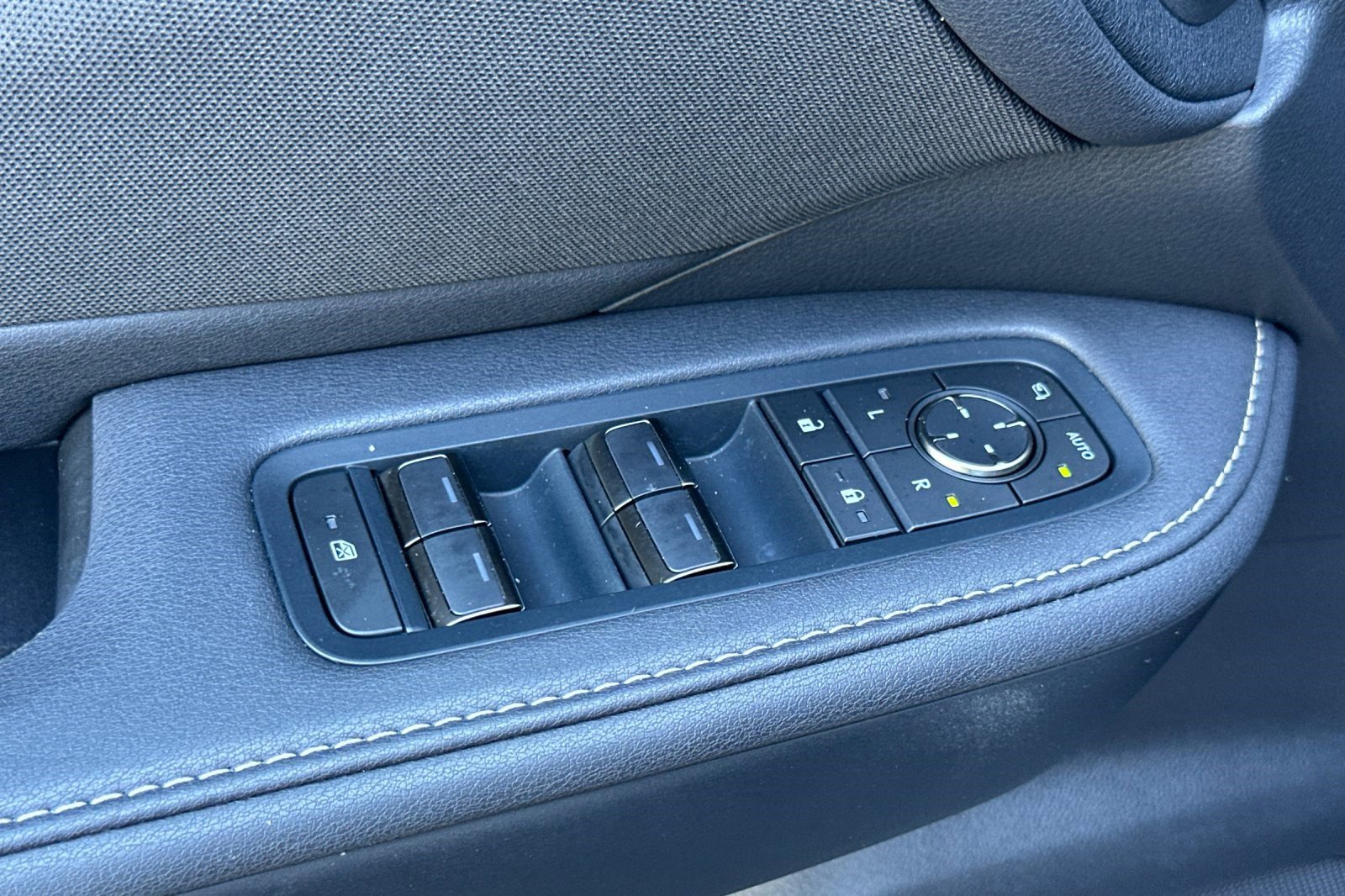 Used 2025 Lexus TX 500h AWD w/ Technology Package image 13