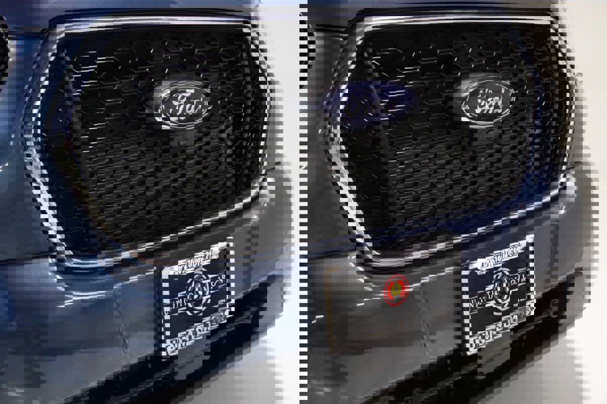 Used 2024 Ford Transit 350 XLT image 25