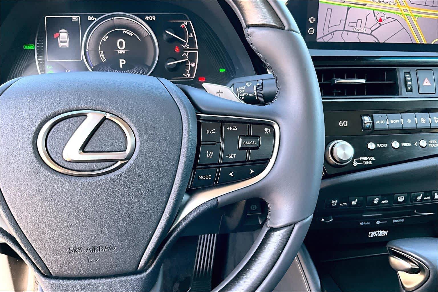 Used 2022 Lexus ES 300h w/ Accessory Package FWD image 23
