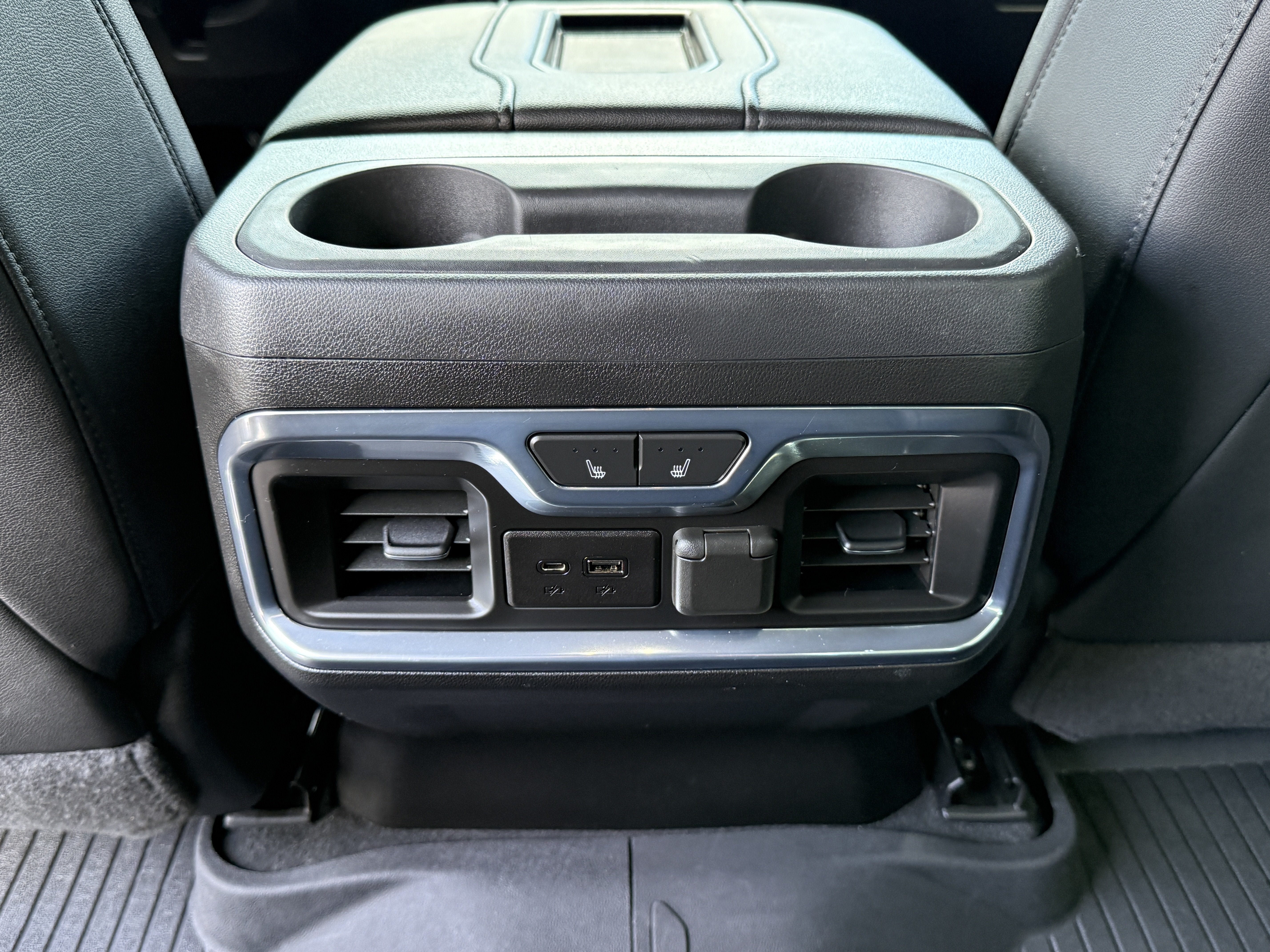 Used 2021 Chevrolet Silverado 1500 LTZ AWD/4WD image 7