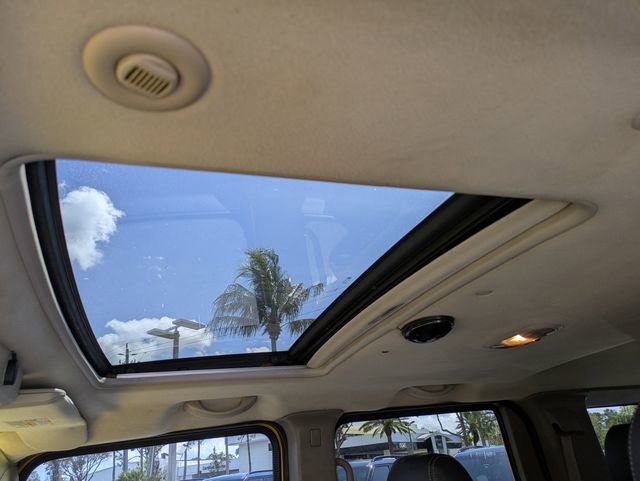 Used 2004 HUMMER H2 w/ Preferred Equipment Group image 15