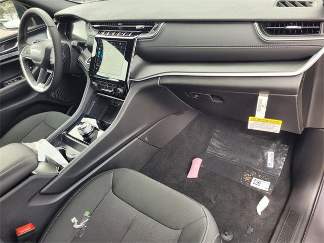 New 2025 Jeep Grand Cherokee Laredo image 17