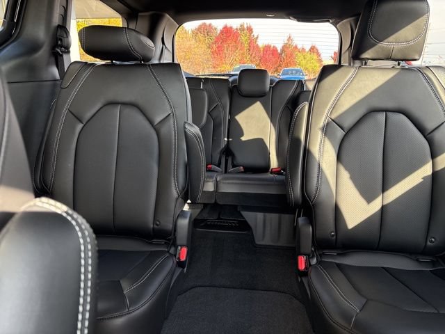 New 2026 Chrysler Pacifica Select w/ S Appearance Package FWD image 16