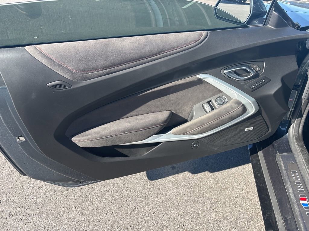 Used 2021 Chevrolet Camaro ZL1 image 4