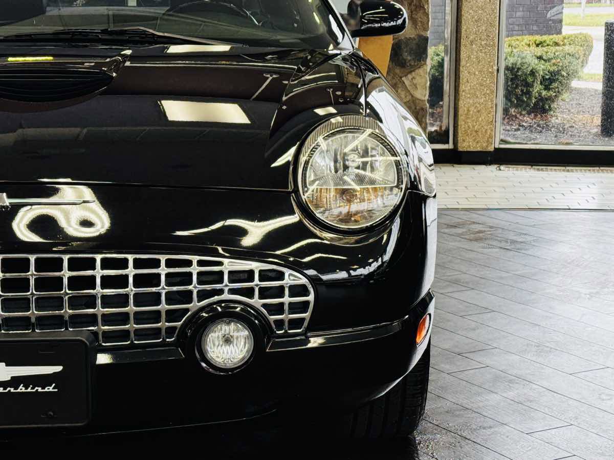 Used 2002 Ford Thunderbird Deluxe image 8