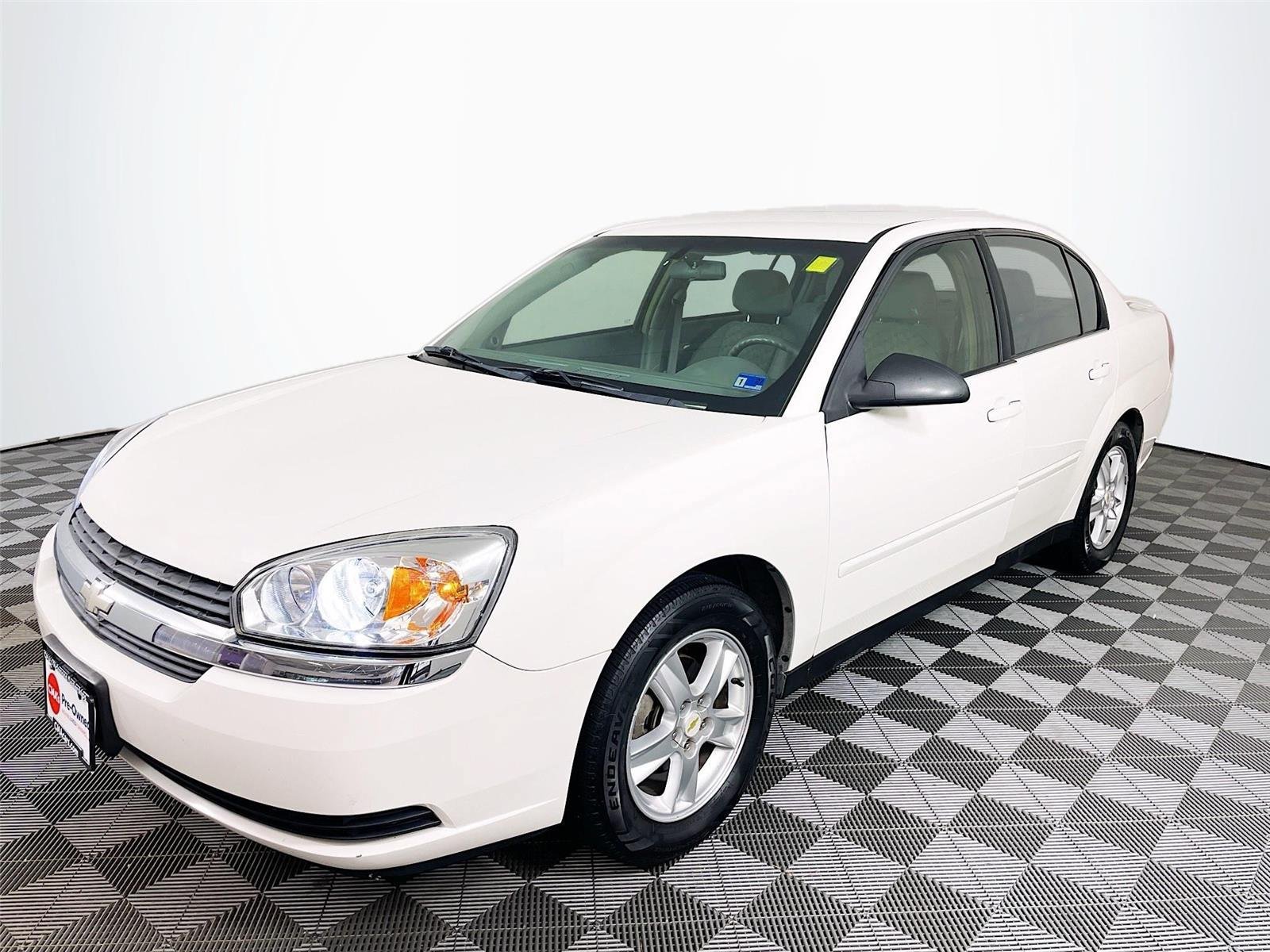 Used 2005 Chevrolet Malibu LS w/ Preferred Equipment Group FWD image 3