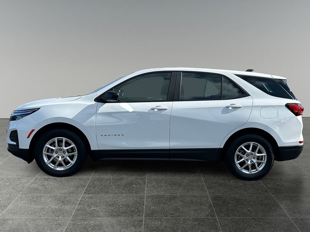 Used 2022 Chevrolet Equinox LS image 4