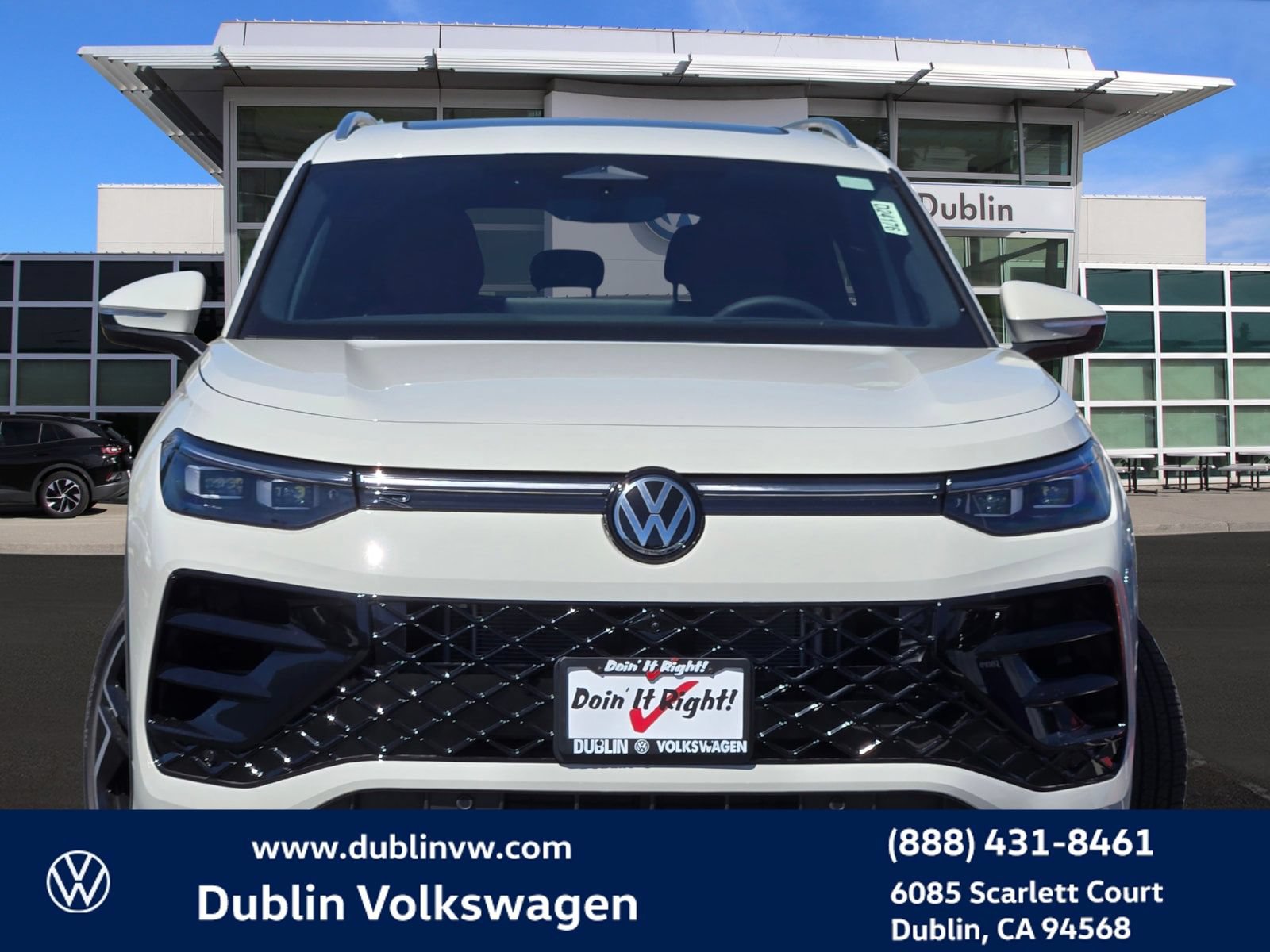 New 2026 Volkswagen Tiguan SEL R-Line AWD/4WD image 2