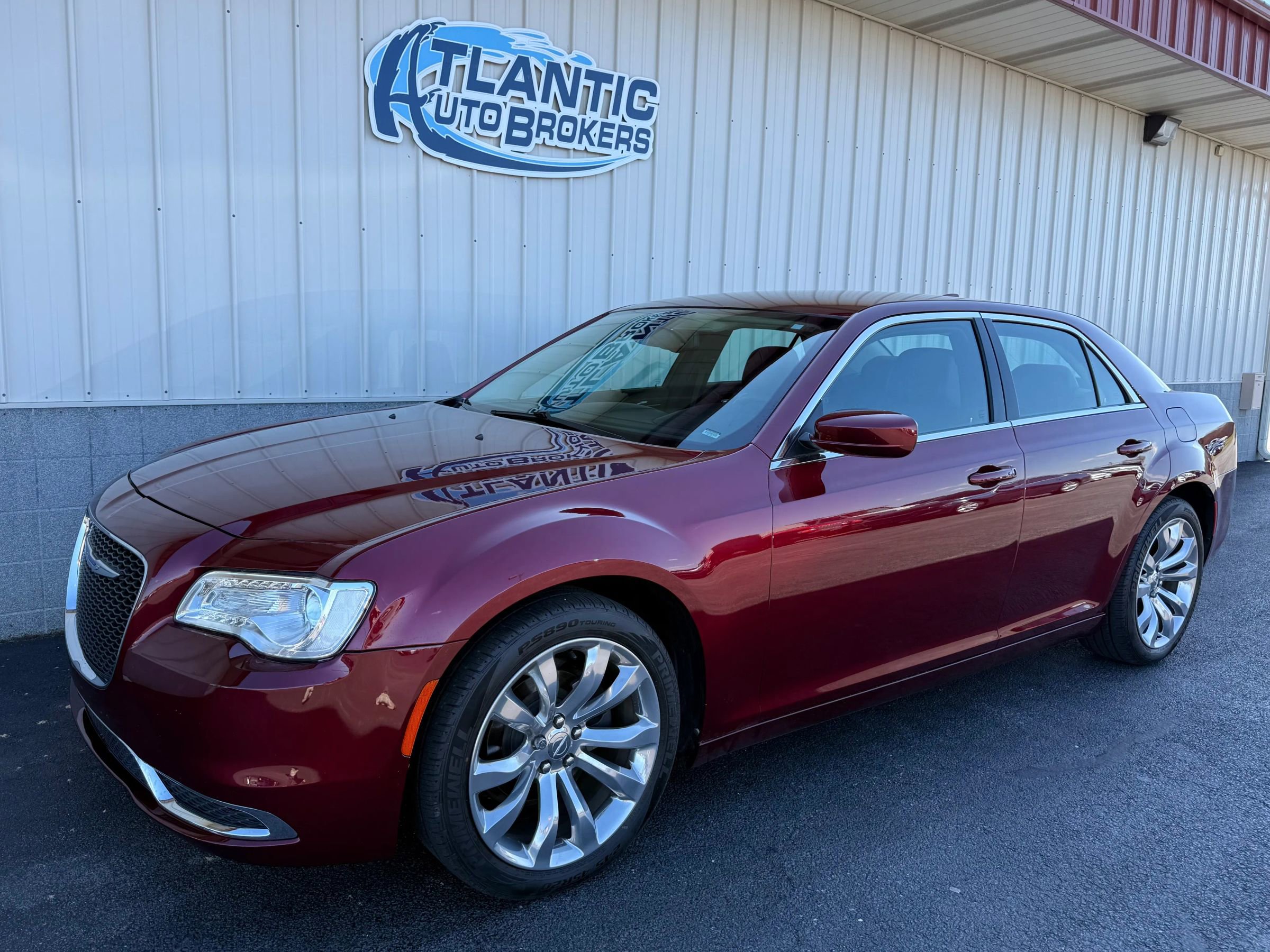 Used 2019 Chrysler 300 Touring w/ Quick Order Package 2EF image 1
