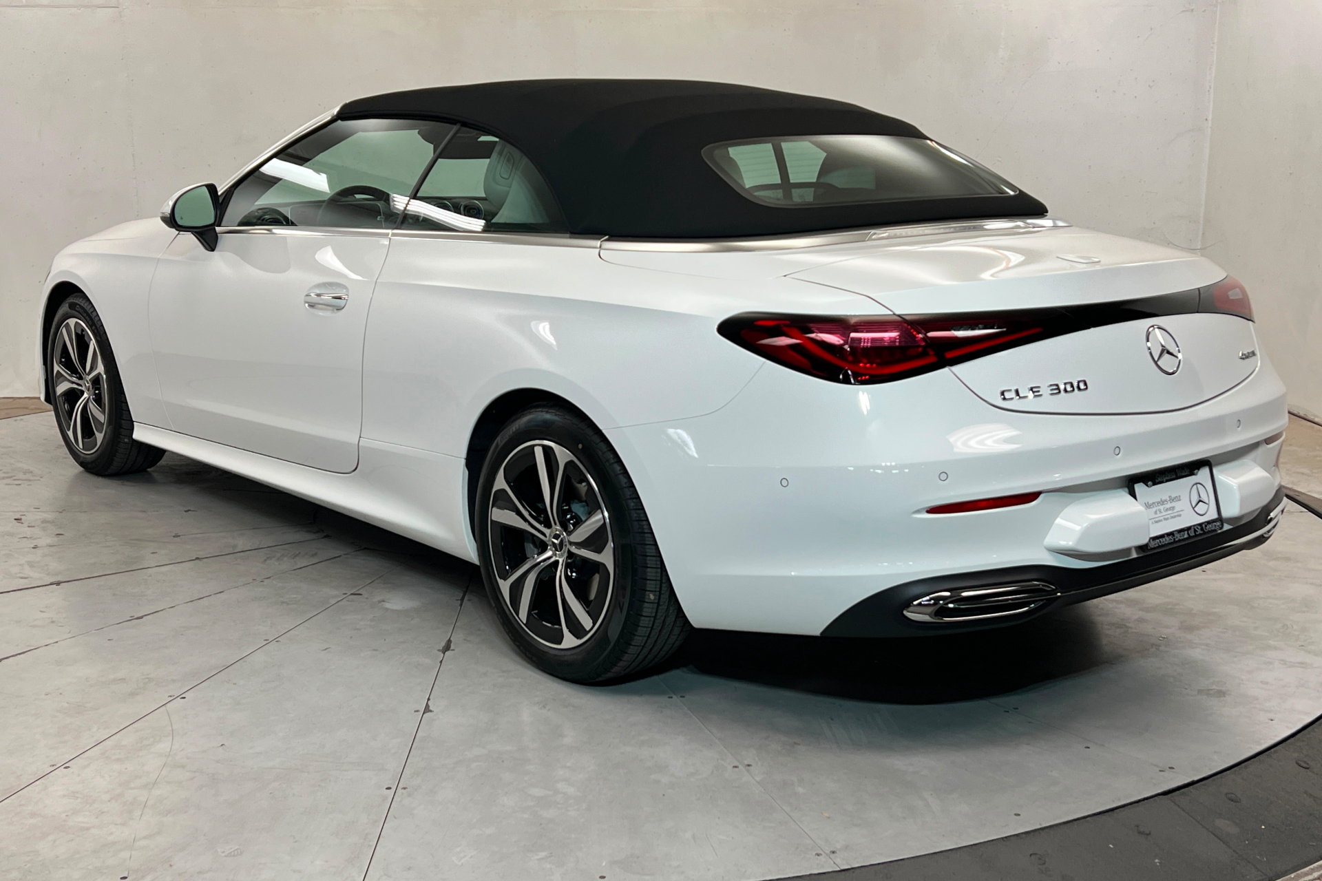 New 2026 Mercedes-Benz CLE 300 4MATIC Cabriolet image 3