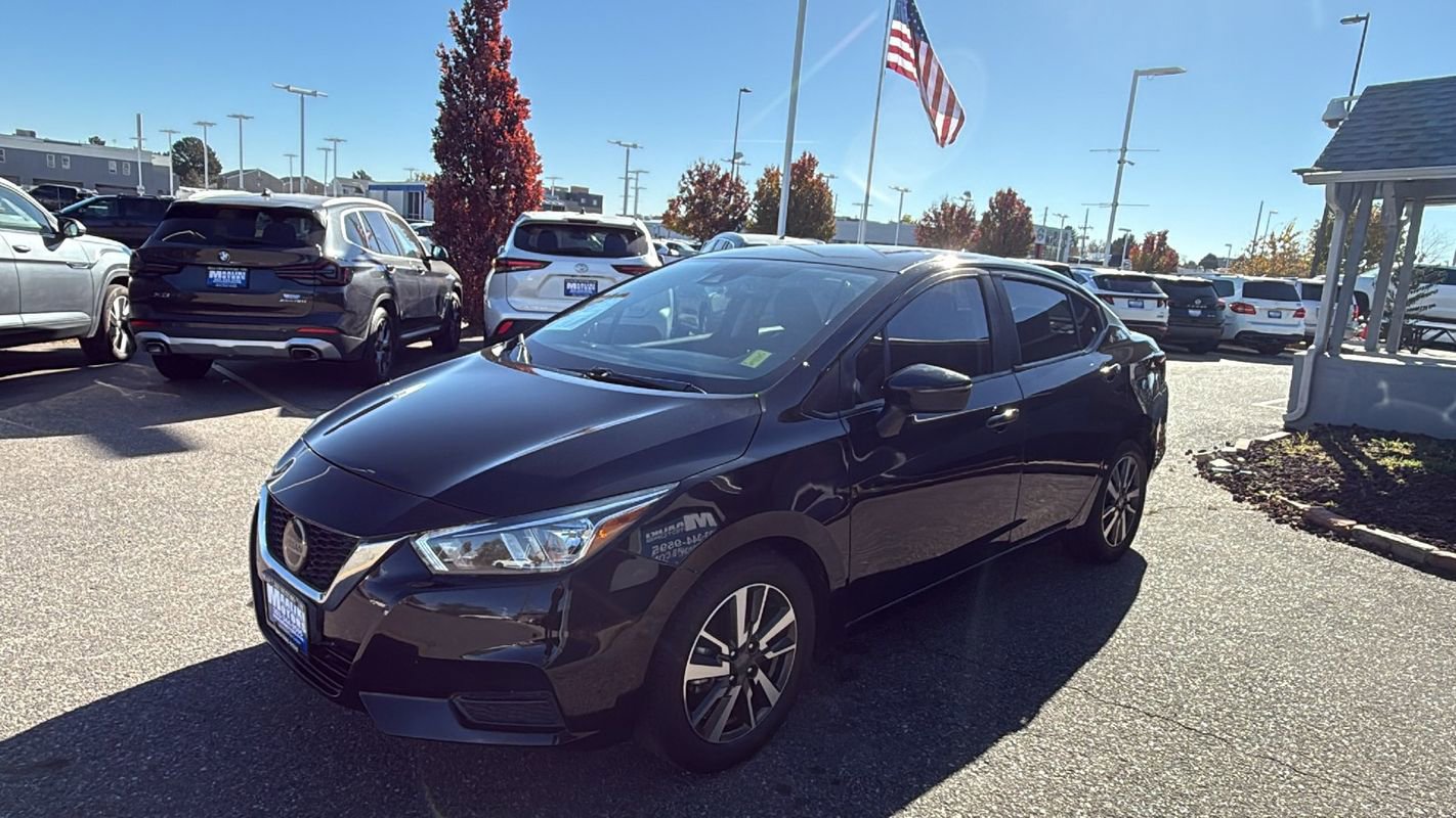 Used 2020 Nissan Versa SV image 3