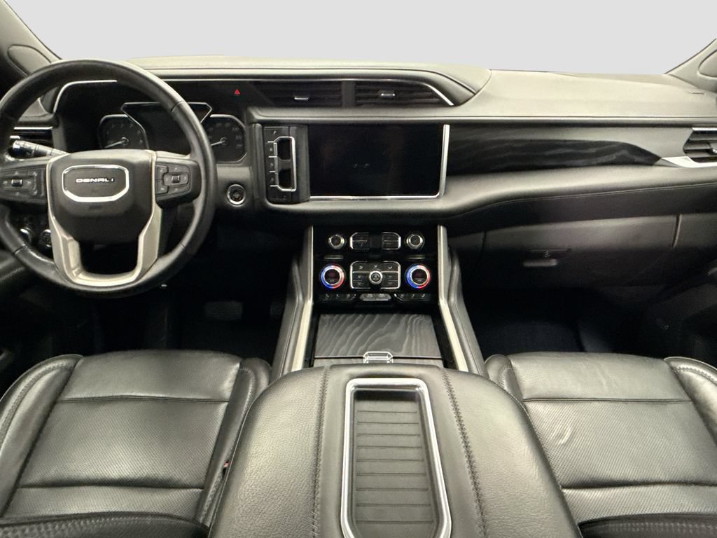 Used 2021 GMC Yukon XL Denali w/ Denali Premium Package AWD/4WD image 13