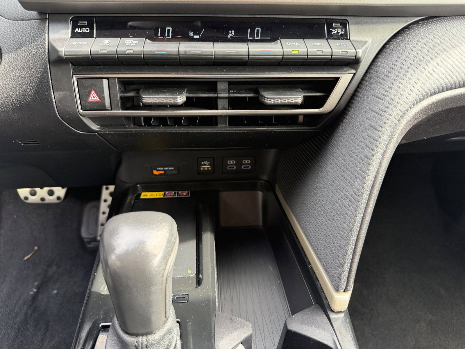 Used 2025 Toyota Camry SE FWD image 27