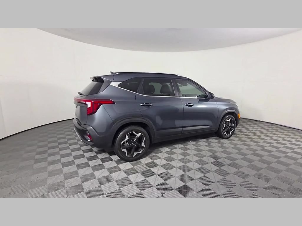 Used 2024 Kia Seltos EX FWD image 38