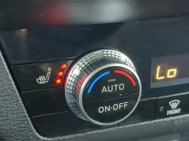 Used 2023 Mitsubishi Outlander SE image 23