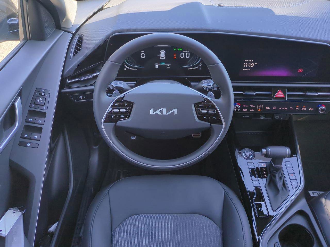 New 2025 Kia Niro EX Touring image 16