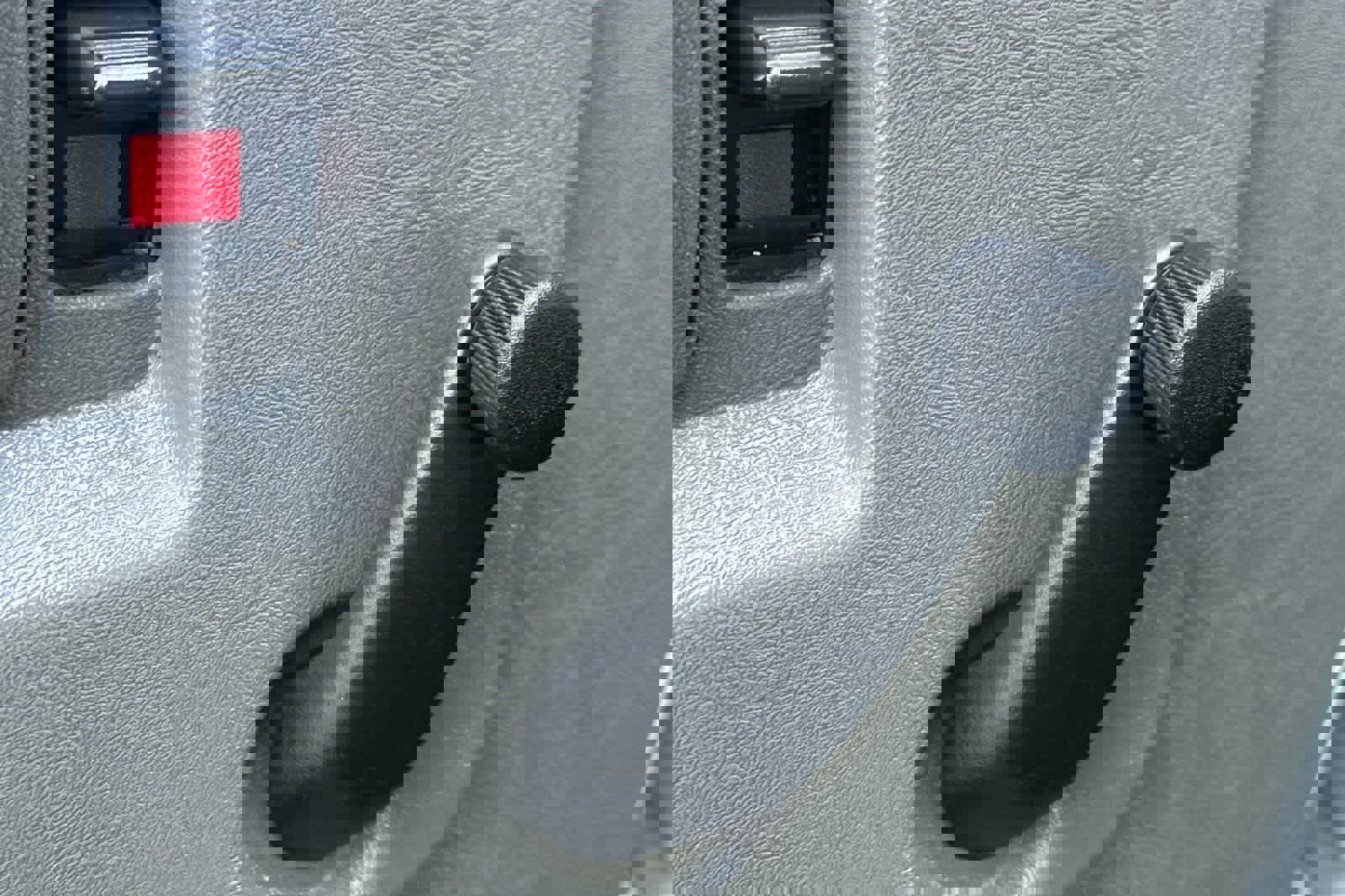 Used 2019 Chevrolet Express 3500 w/ Driver Convenience Package image 14