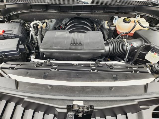 Used 2024 Chevrolet Suburban Z71 w/ Luxury Package image 32