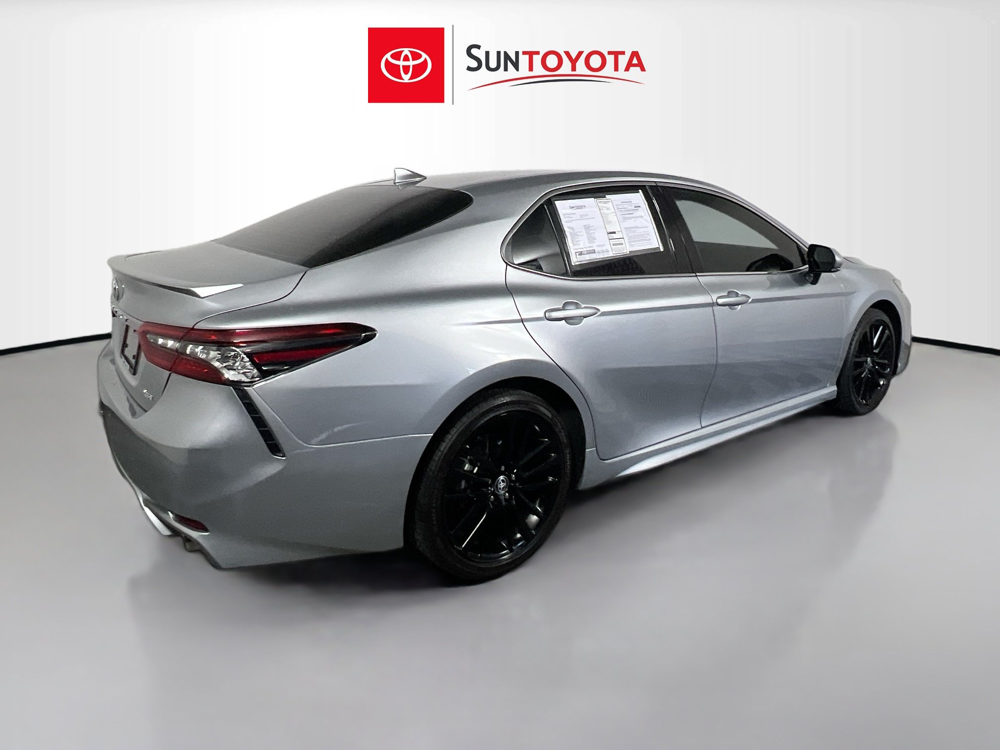 Used 2024 Toyota Camry XSE FWD image 4