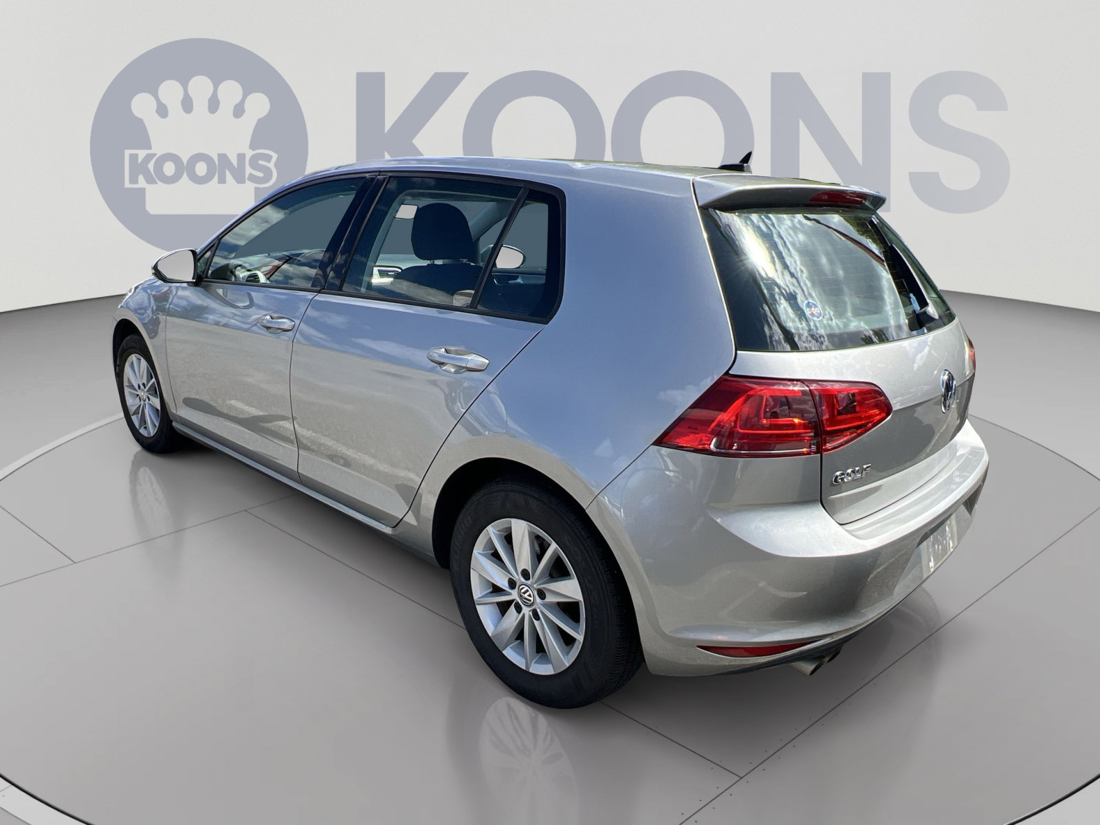 Used 2016 Volkswagen Golf S FWD image 4