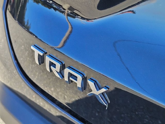 Used 2025 Chevrolet Trax LT FWD image 15