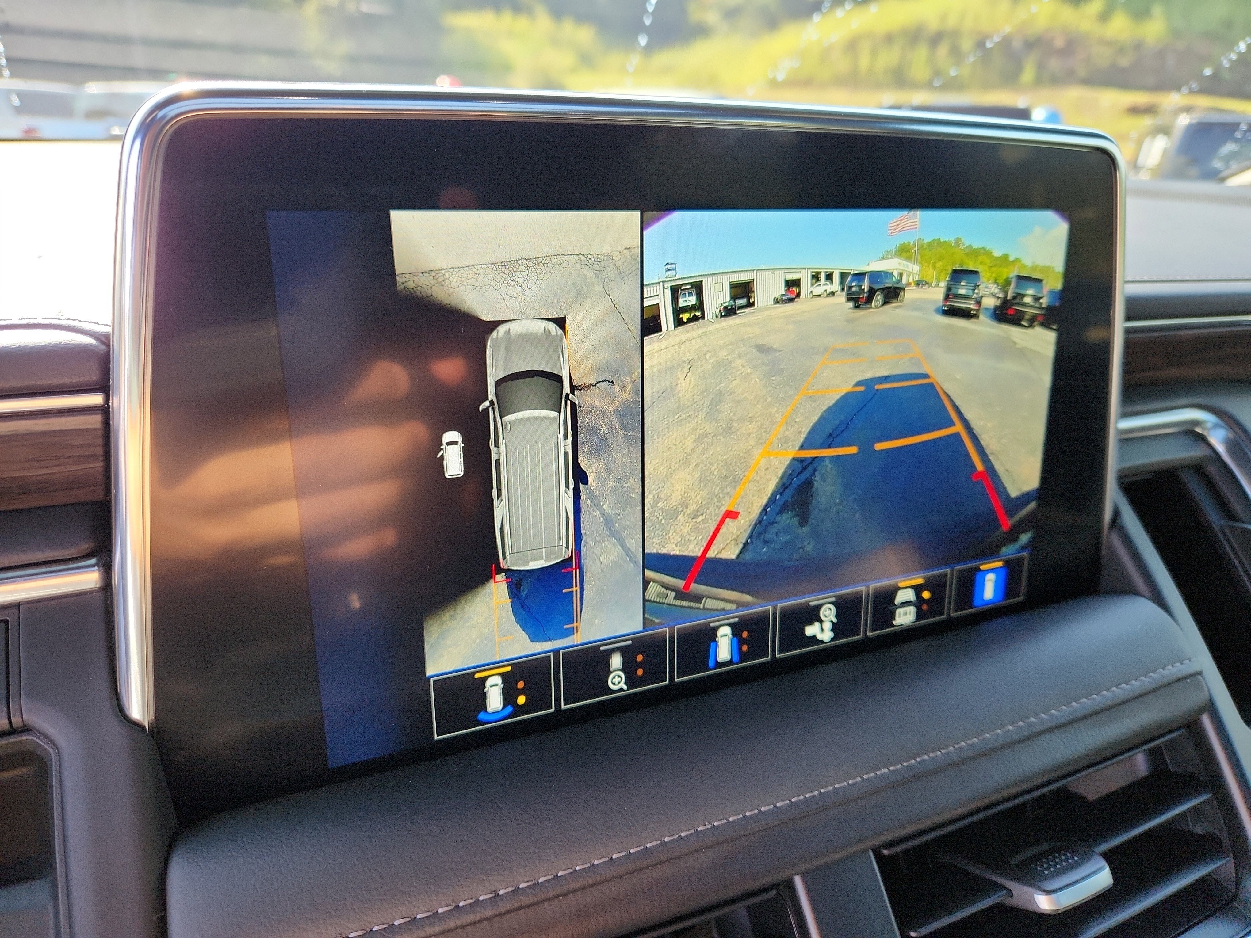 Used 2023 Chevrolet Suburban Z71 w/ Z71 Off-Road Package image 34