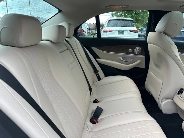 Used 2023 Mercedes-Benz E 350 4MATIC Sedan image 29