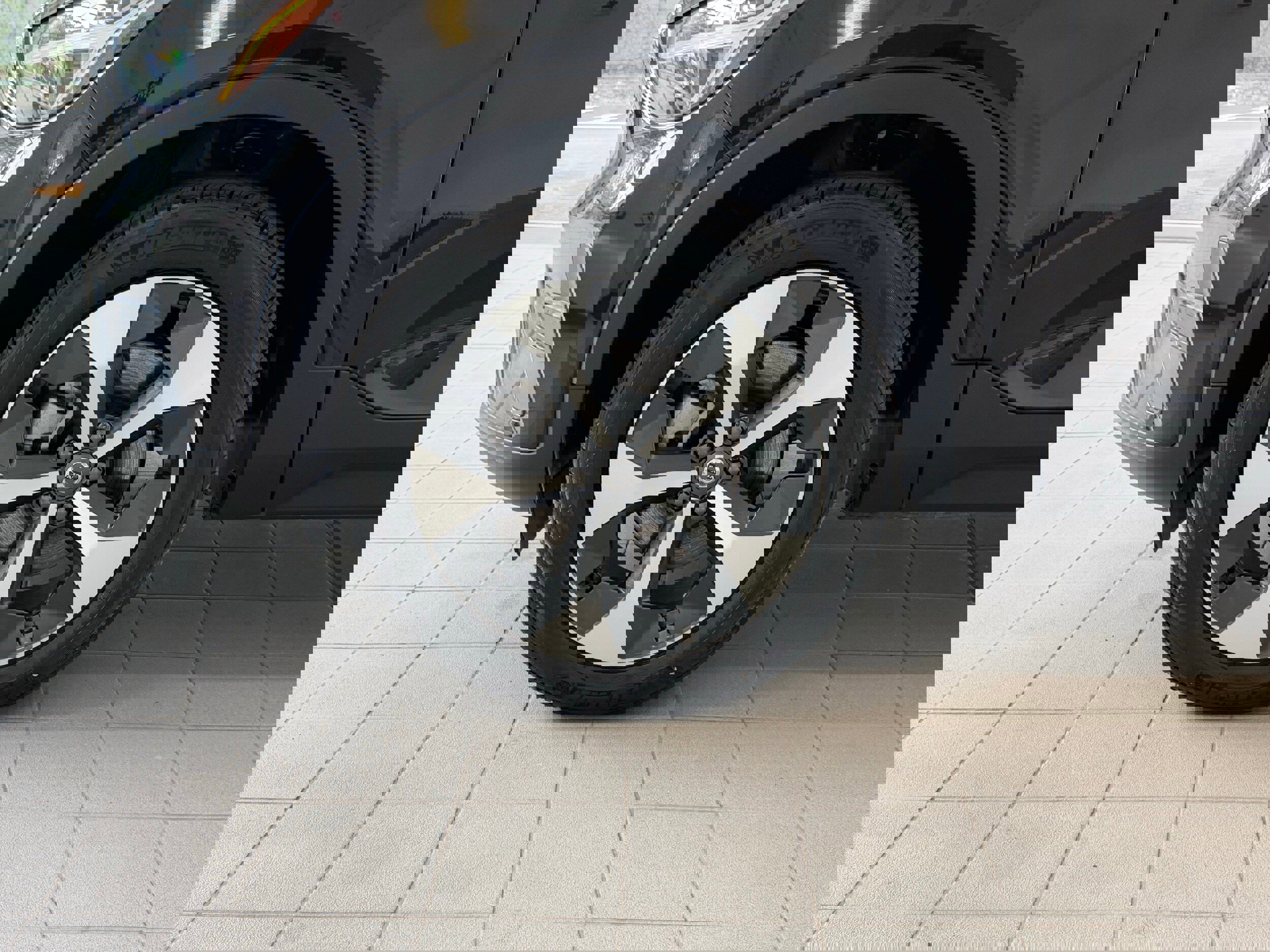 Used 2025 Volvo XC40 B5 Core w/ Protection Package Premier image 10