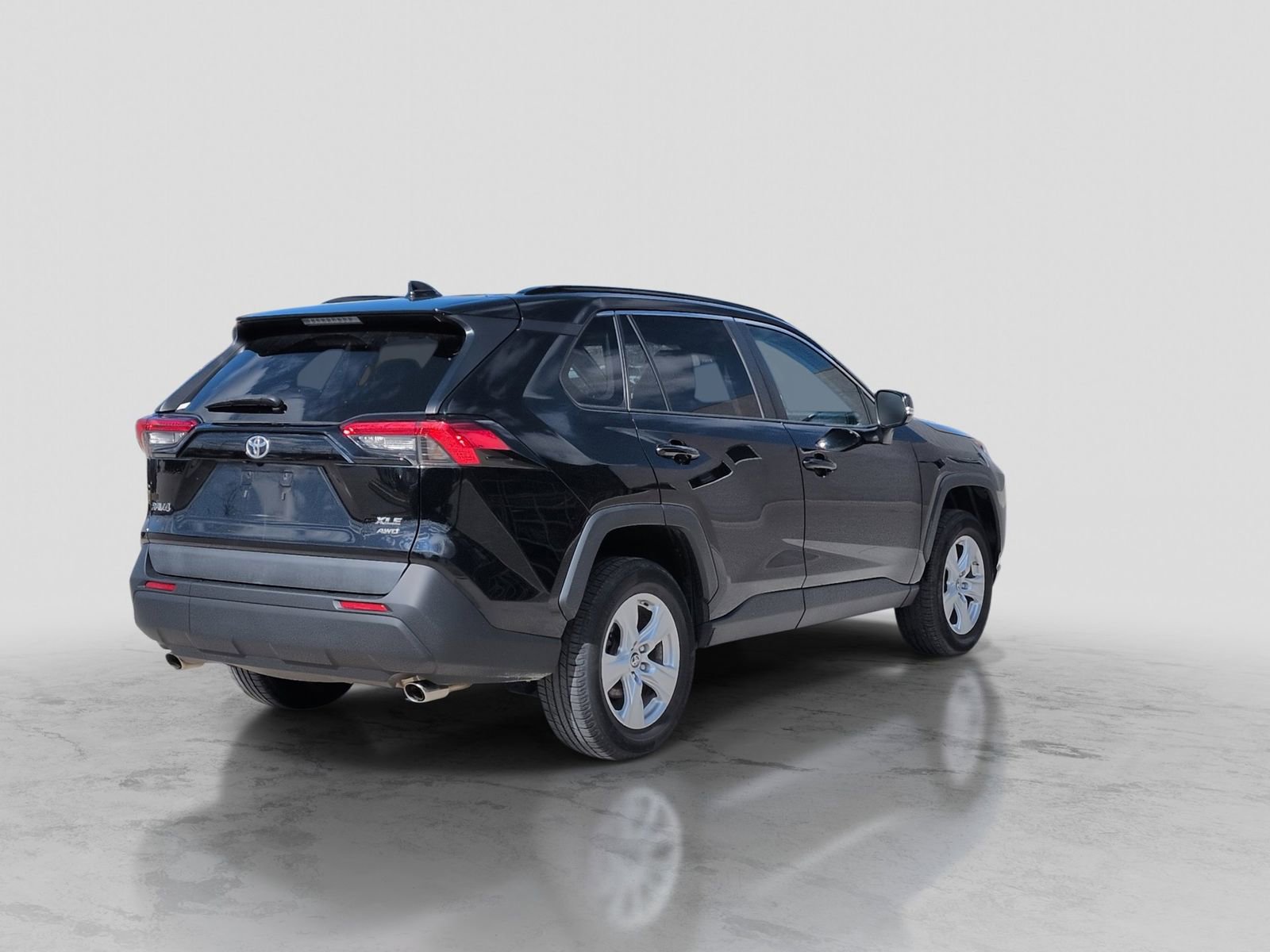 Used 2019 Toyota RAV4 XLE image 8
