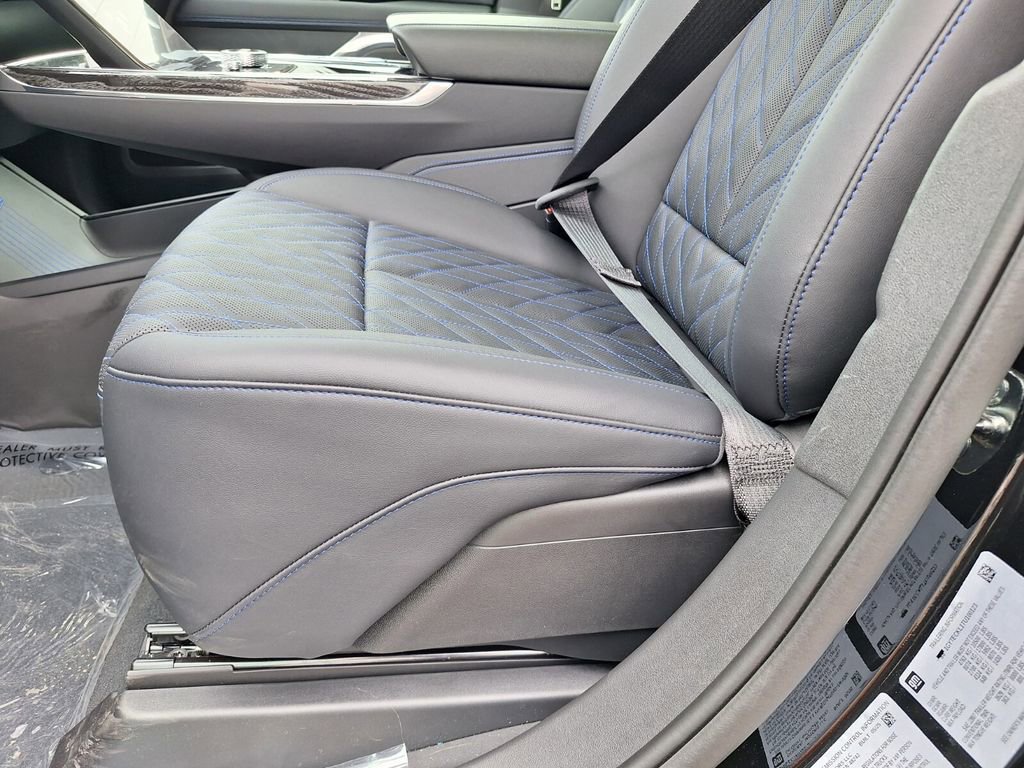 New 2026 Cadillac Escalade IQ Luxury 1 w/ LPO, Floor Liner Package image 32