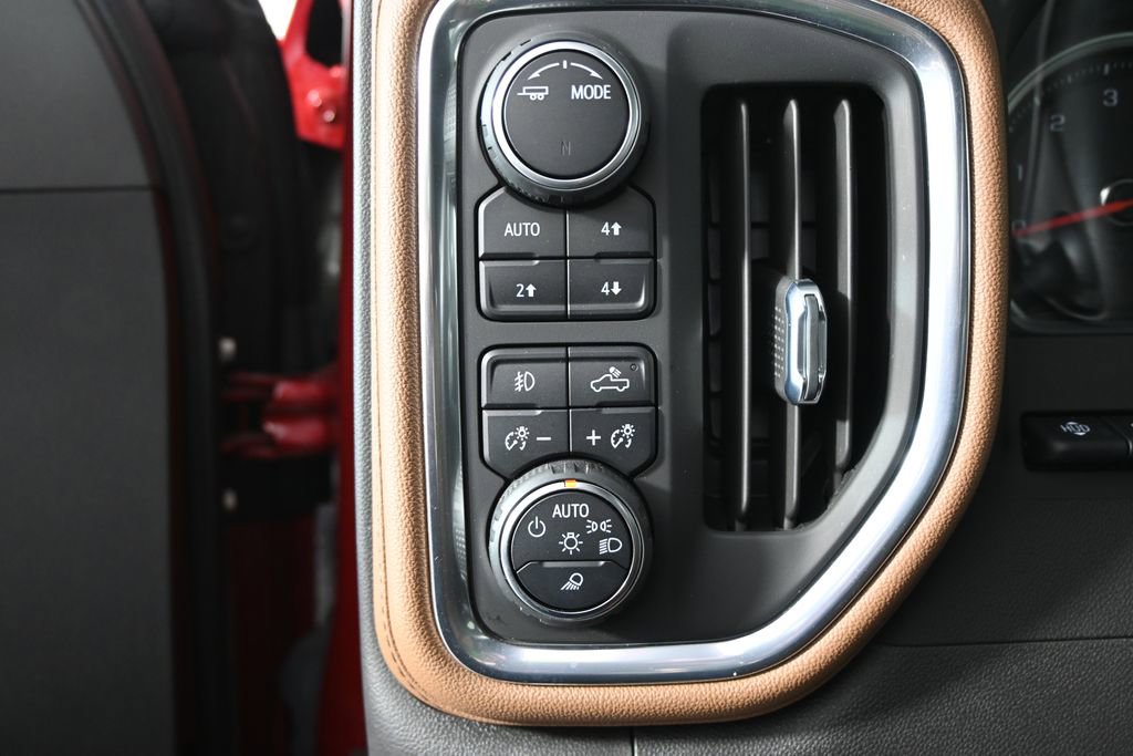 Used 2022 Chevrolet Silverado 1500 High Country w/ Technology Package image 24