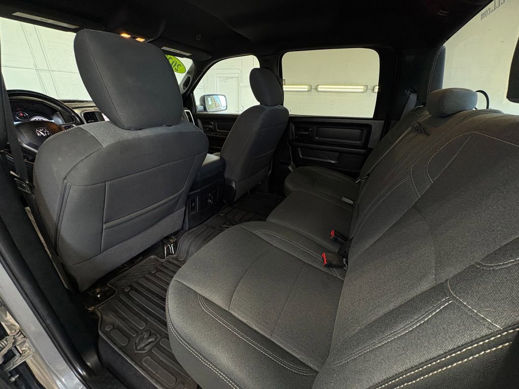 Used 2022 RAM 1500 Express w/ Ceramic Grey Express Package AWD/4WD image 22
