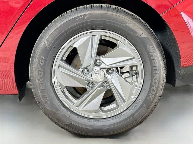 Used 2025 Hyundai Elantra SE FWD image 28