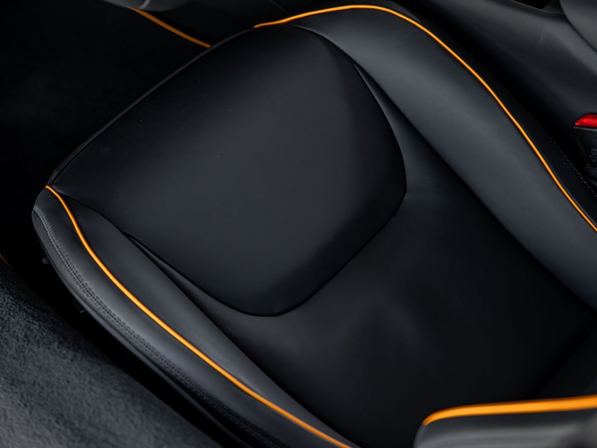 Used 2025 McLaren Artura Spider image 16