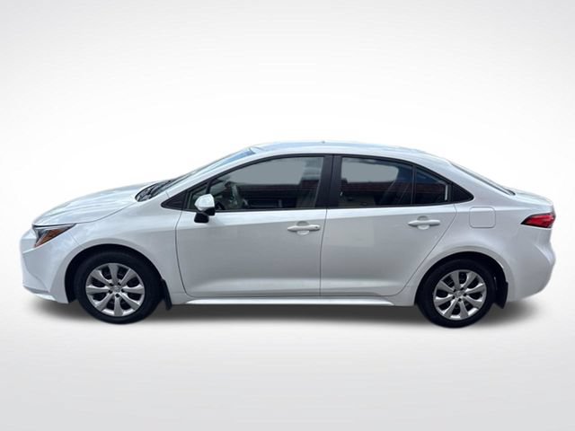Used 2026 Toyota Corolla LE FWD image 4