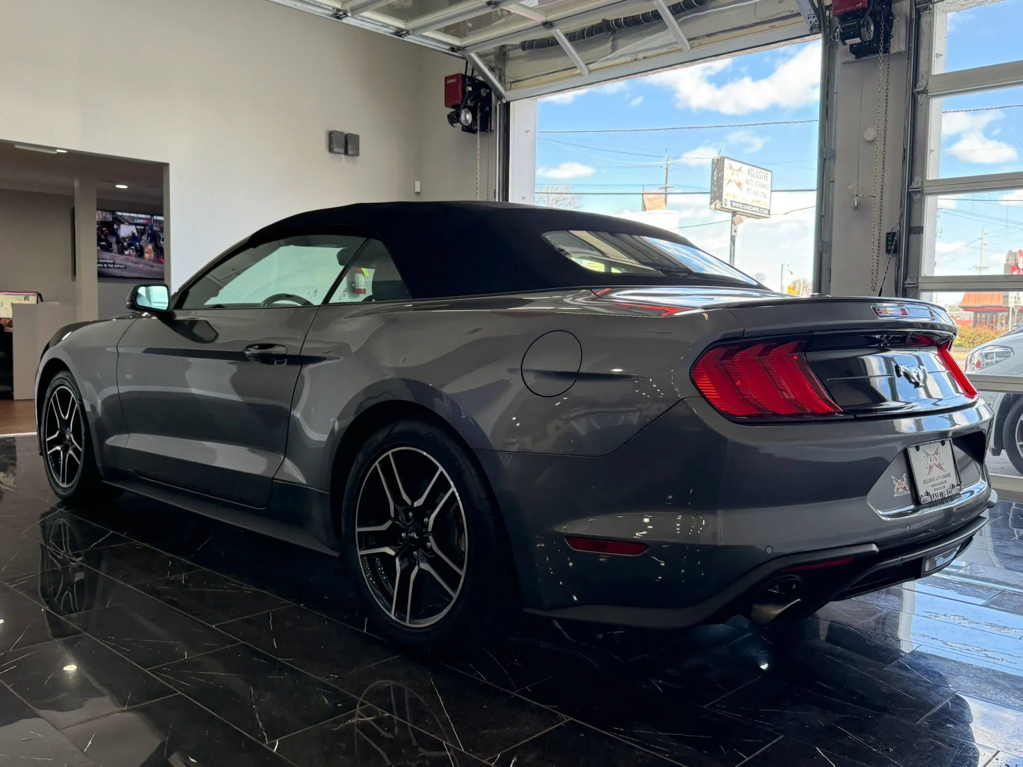 Used 2022 Ford Mustang Premium w/ Equipment Group 201A RWD image 4