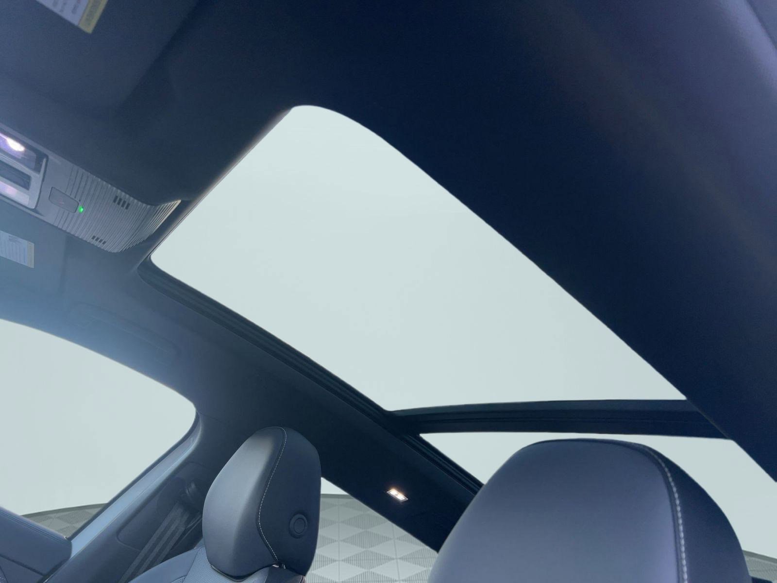 New 2026 Volkswagen Tiguan SE R-Line image 15