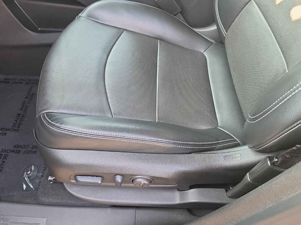Certified 2023 GMC Terrain SLT w/ Infotainment Package II FWD image 17